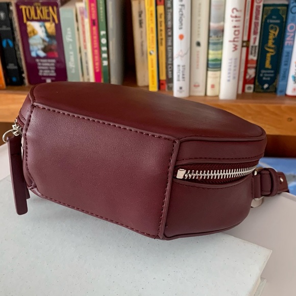 NWOT French Connection Round Pompom Crossbody Bag - Picture 5 of 7